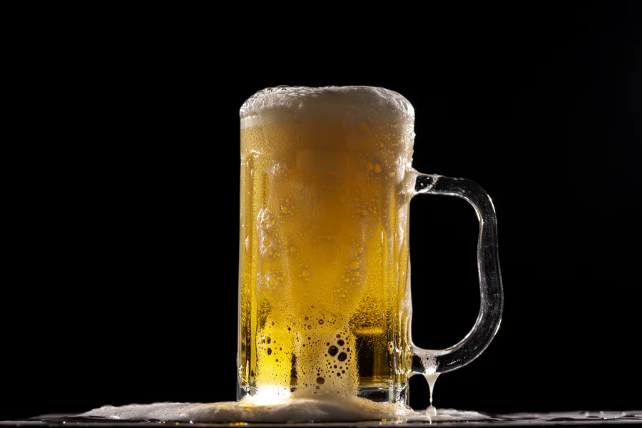 CBD Alkohol mischen Konsum Bier mit Cannabidiol Blutalkoholspiegel senken Sucht reduzieren Alkohol trinkne ohne Kater